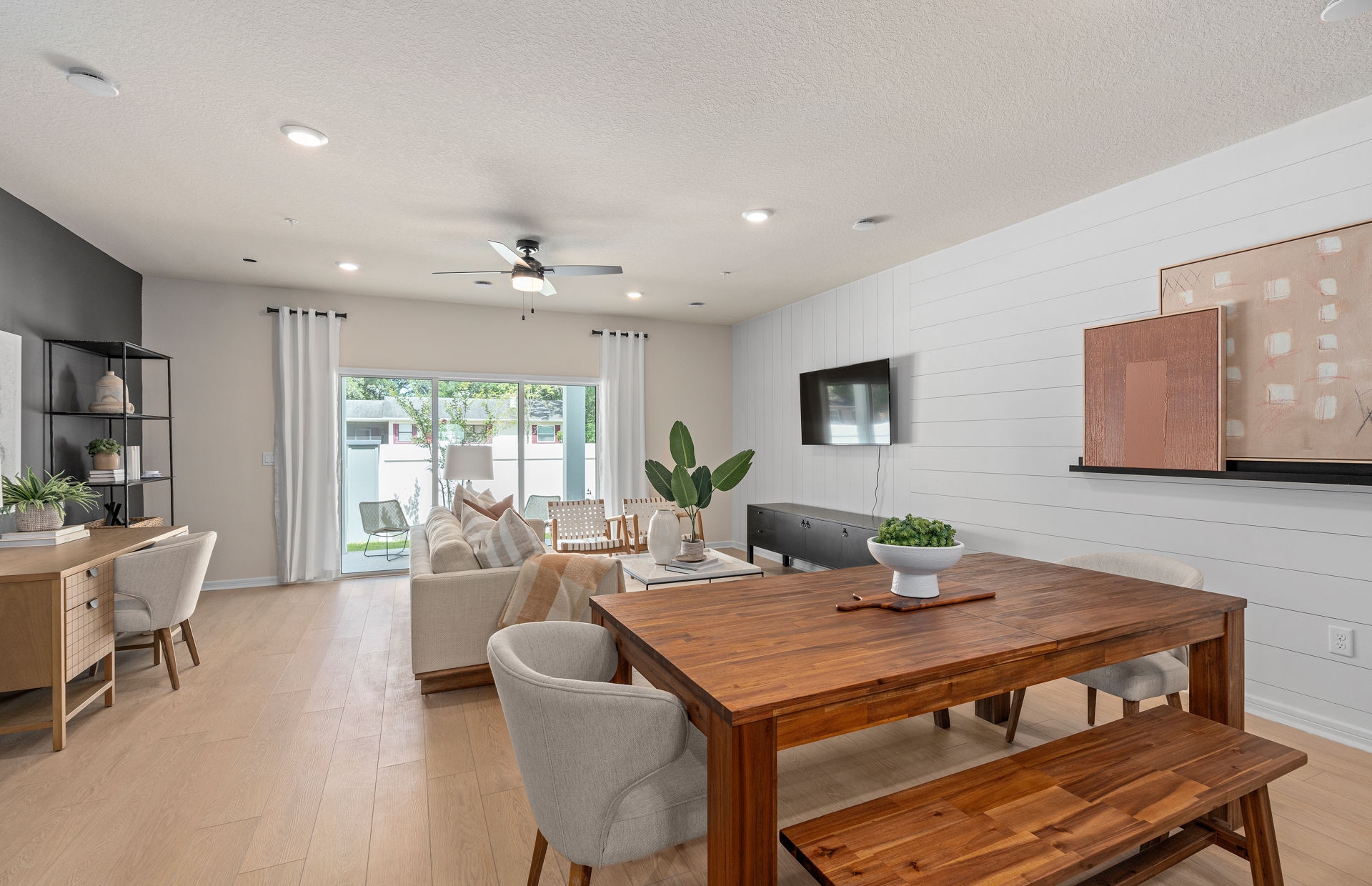 Skylar Crest photo 5