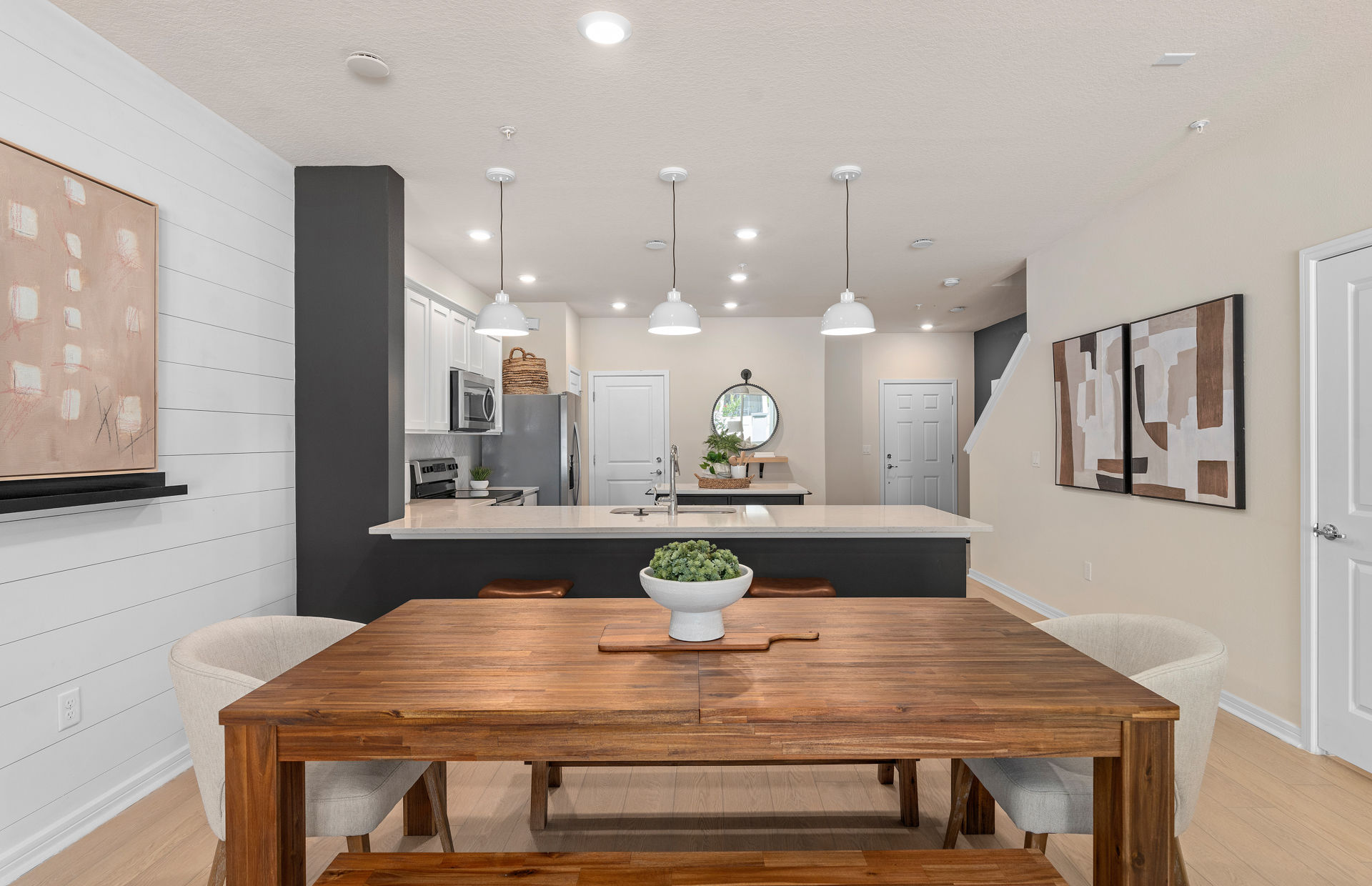 Skylar Crest photo 6