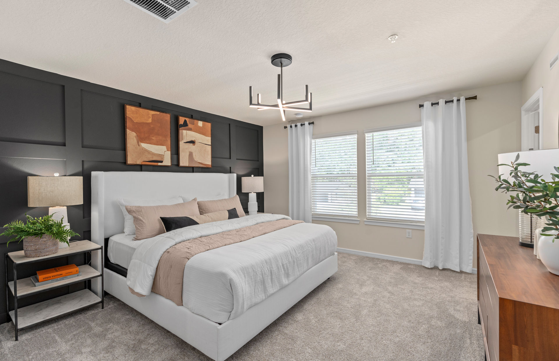 Skylar Crest photo 3