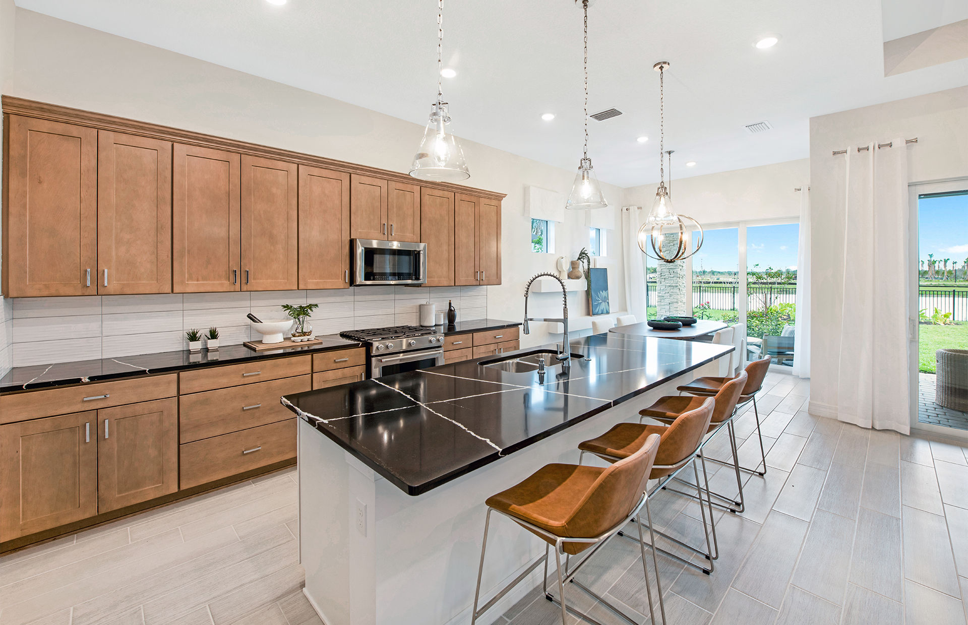 Costa Pointe photo 3