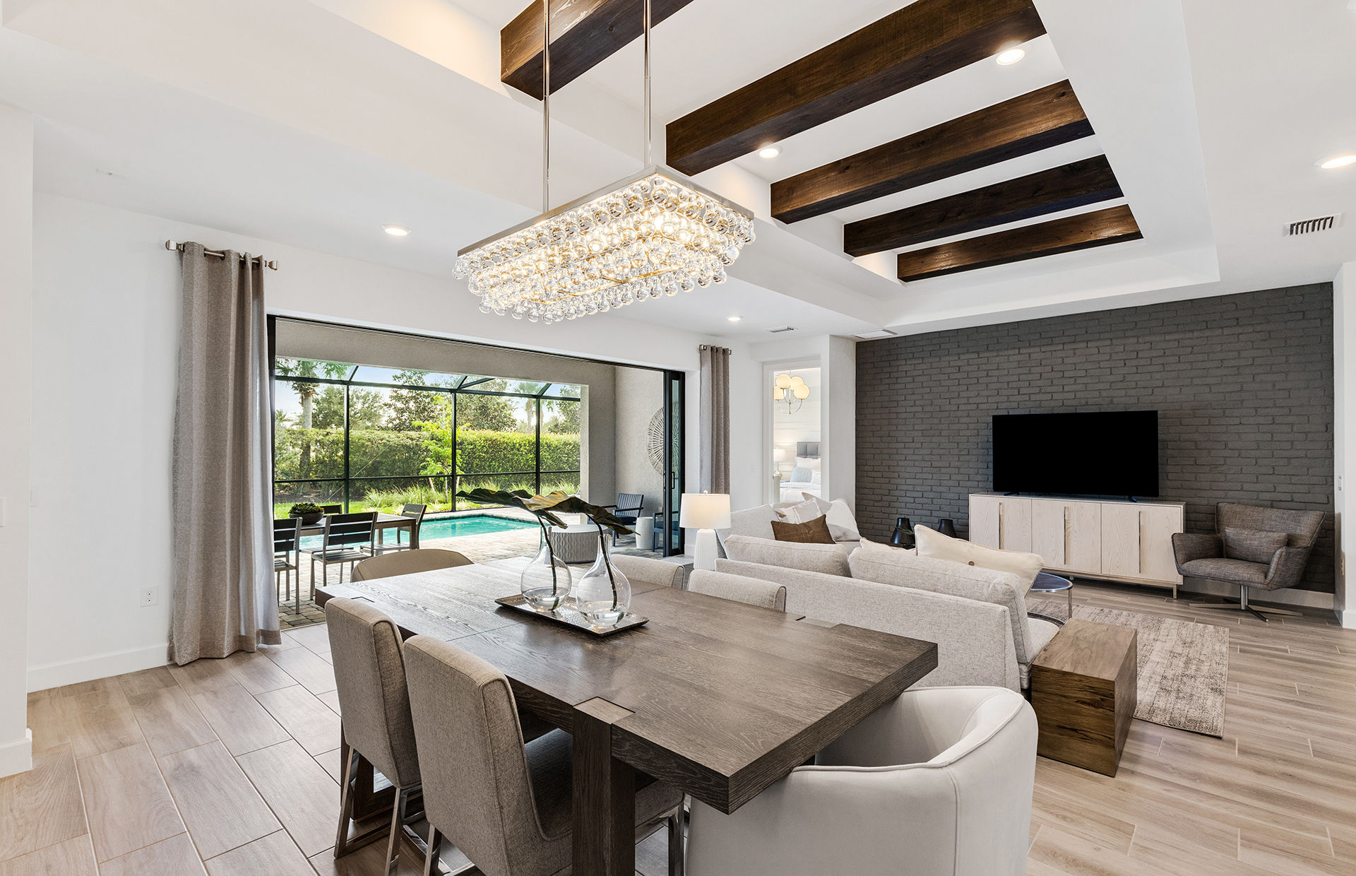 Costa Pointe photo 5