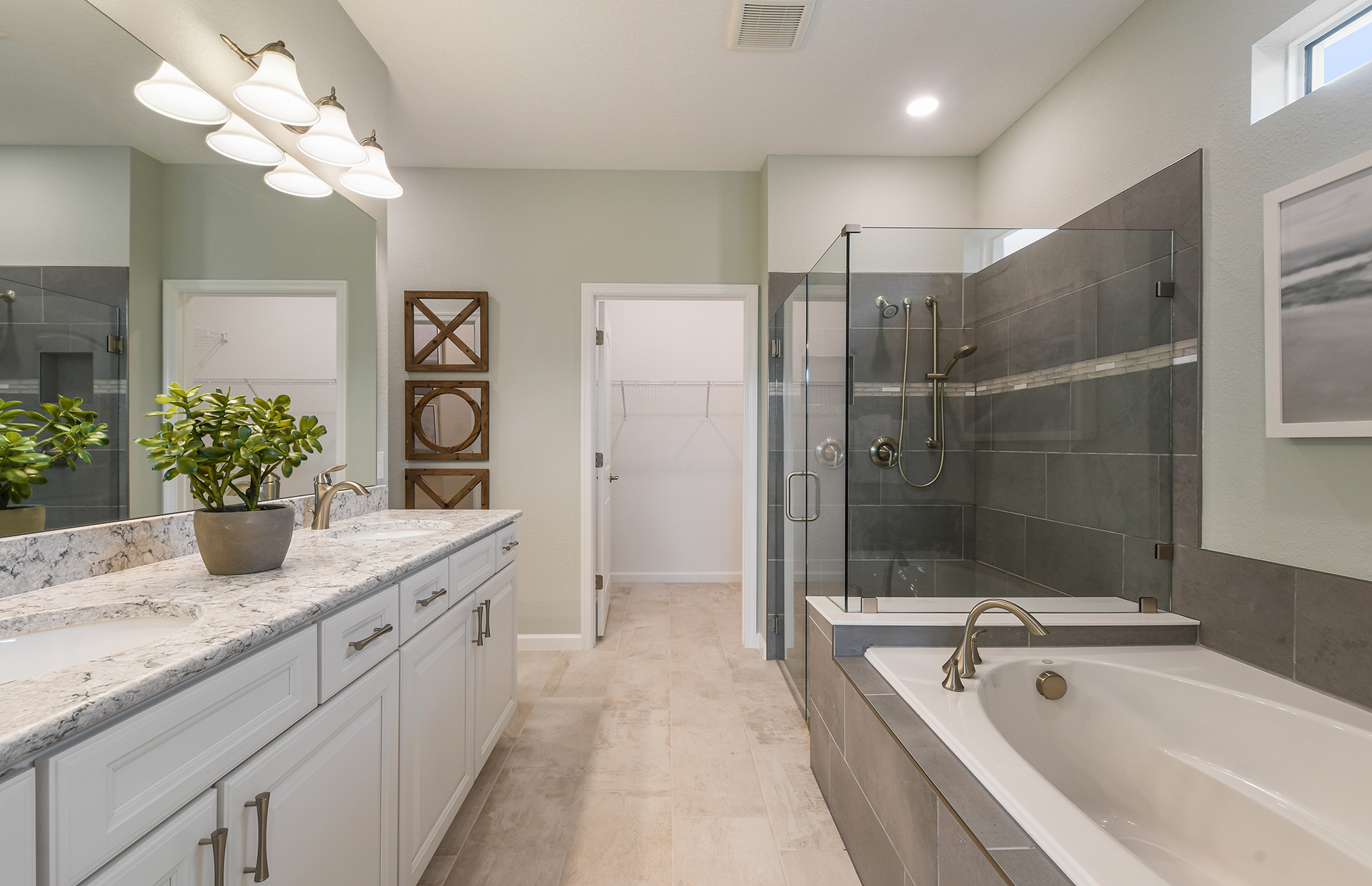 Costa Pointe photo 5