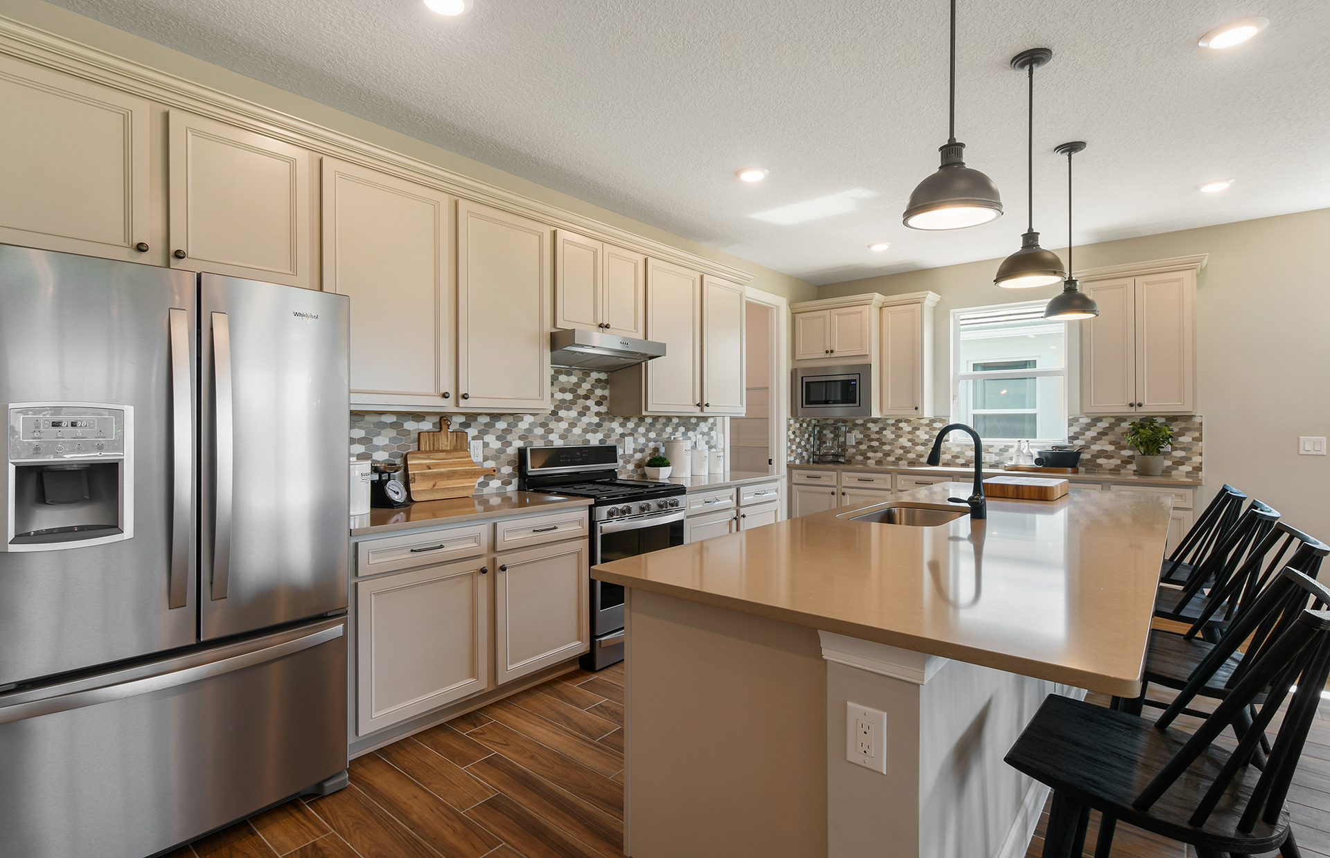 Costa Pointe photo 6