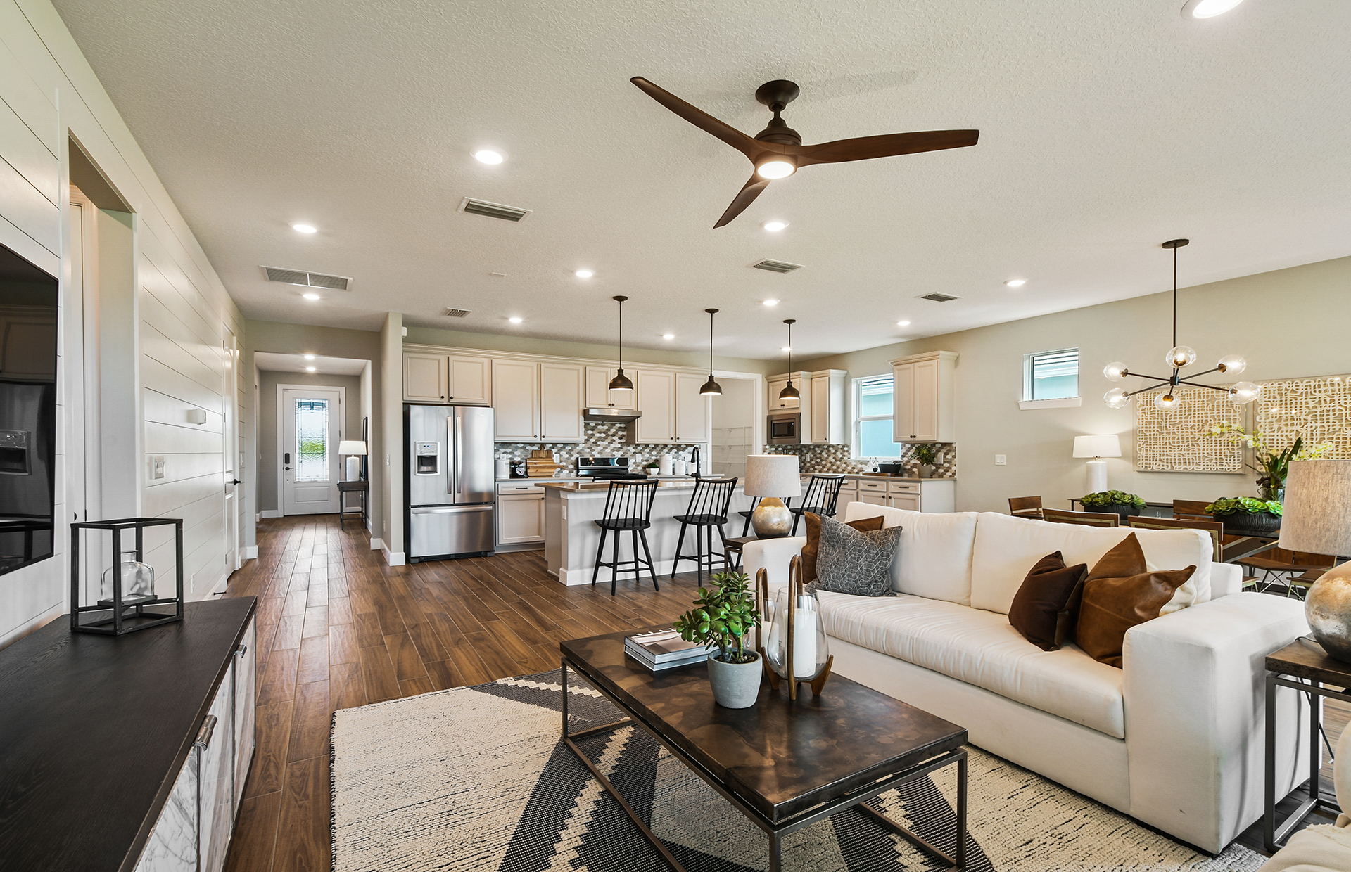 Costa Pointe photo 5