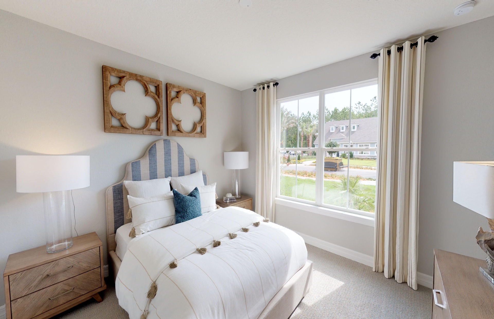 Crescent Cove photo 2